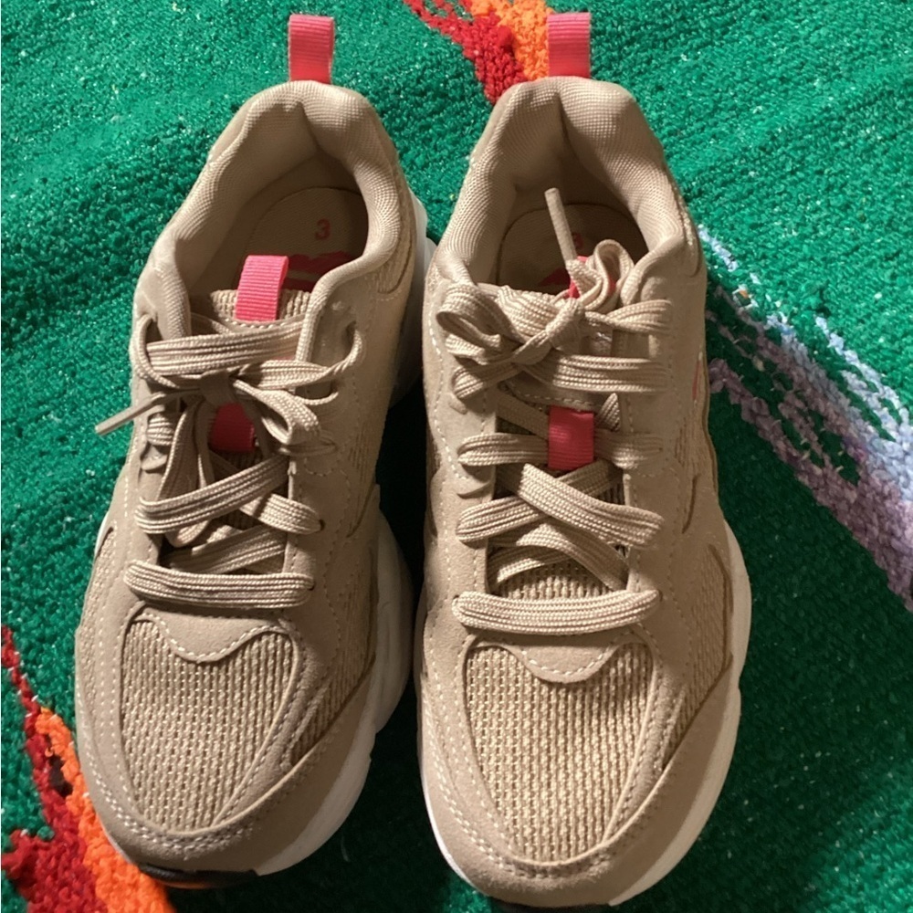 Avia Unisex Little and Big Kids Chunky Athletic Sneakers-SZ 3